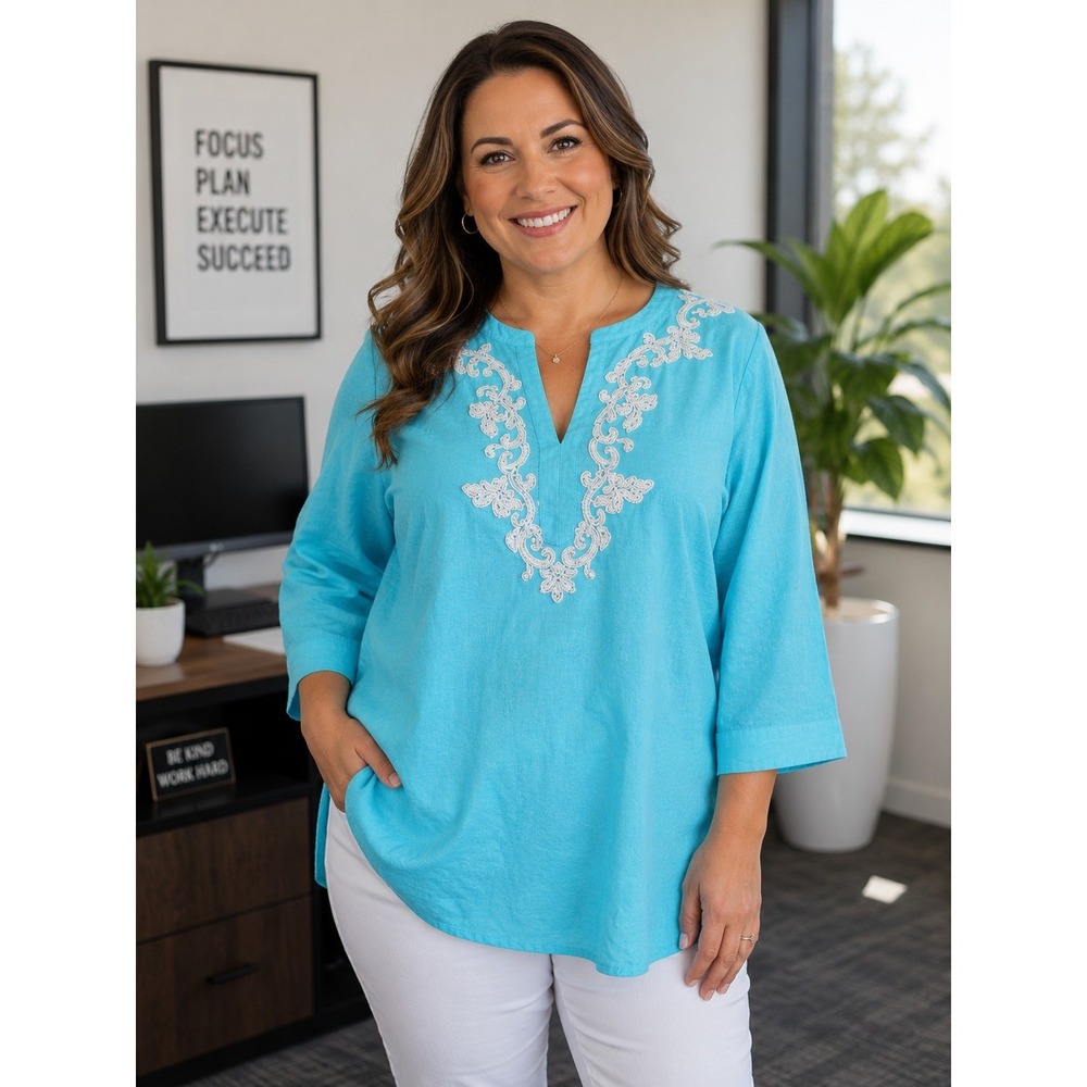 CHICO'S Women's Size 2 Light Blue Popover Top Embroidered Tunic -2254